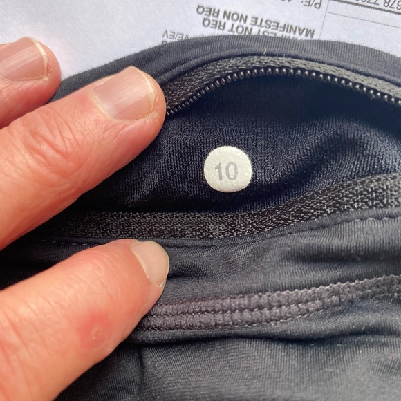 Lululemon Black Women's Run Shorts - Picture 3 of 4